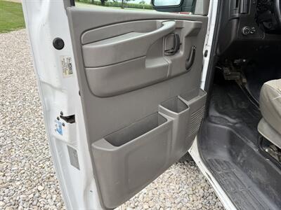 2014 Chevrolet Express 3500   - Photo 9 - Shirley, IN 47384