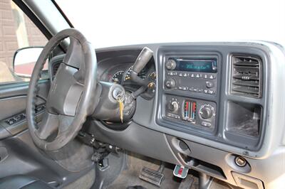 2005 Chevrolet Silverado 2500HD   - Photo 22 - Maxwell, IN 46154