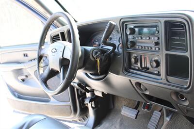 2005 Chevrolet Silverado 2500HD   - Photo 47 - Maxwell, IN 46154