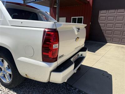 2013 Chevrolet Avalanche LTZ Black Diamond - Photo 24 - Shirley, IN 47384