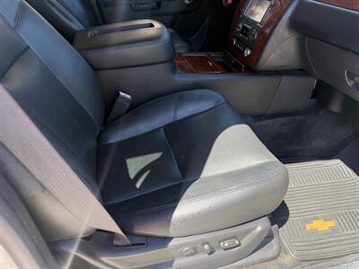 2013 Chevrolet Avalanche LTZ Black Diamond - Photo 16 - Shirley, IN 47384