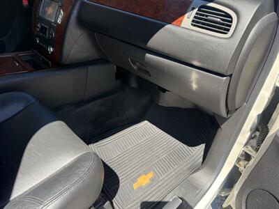 2013 Chevrolet Avalanche LTZ Black Diamond - Photo 15 - Shirley, IN 47384