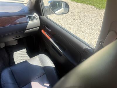 2013 Chevrolet Avalanche LTZ Black Diamond - Photo 12 - Shirley, IN 47384