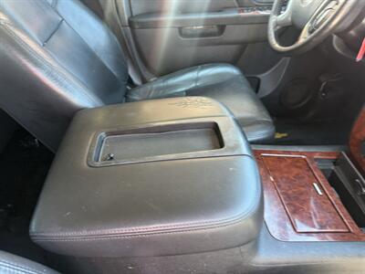 2013 Chevrolet Avalanche LTZ Black Diamond - Photo 19 - Shirley, IN 47384