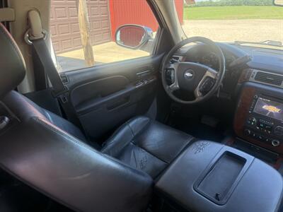 2013 Chevrolet Avalanche LTZ Black Diamond - Photo 8 - Shirley, IN 47384