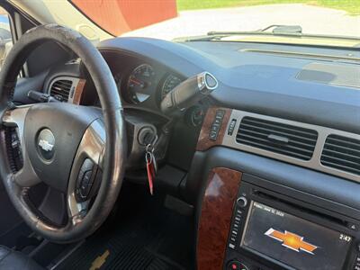 2013 Chevrolet Avalanche LTZ Black Diamond - Photo 18 - Shirley, IN 47384
