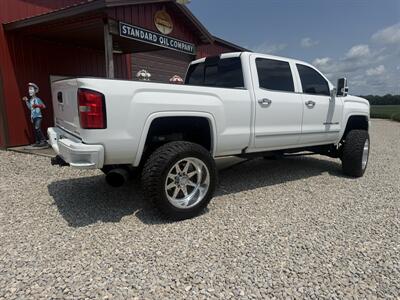 2016 GMC Sierra 2500HD Denali - Photo 38 - Shirley, IN 47384