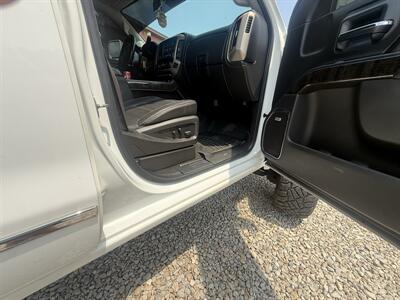 2016 GMC Sierra 2500HD Denali - Photo 10 - Shirley, IN 47384