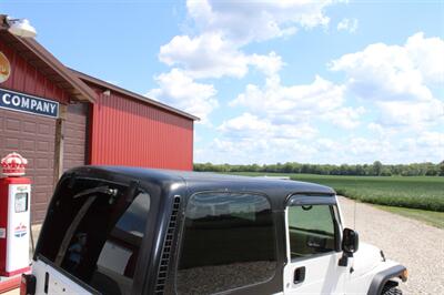 2006 Jeep Wrangler SE SE 2dr SUV   - Photo 13 - Maxwell, IN 46154