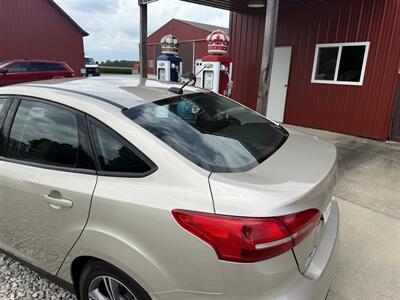 2017 Ford Focus SE   - Photo 9 - Shirley, IN 47384