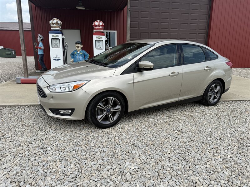 2017 Ford Focus SE - Photo 1 - Shirley, IN 47384