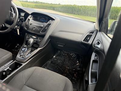 2017 Ford Focus SE   - Photo 11 - Shirley, IN 47384