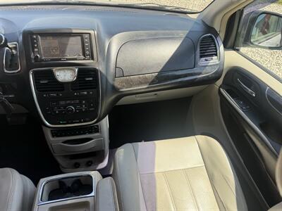 2011 Chrysler Town and Country Touring-L - Photo 9 - Shirley, IN 47384