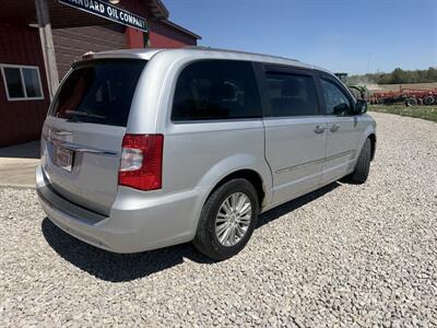 2011 Chrysler Town and Country Touring-L - Photo 3 - Shirley, IN 47384