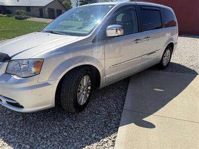 2011 Chrysler Town and Country Touring-L - Photo 18 - Shirley, IN 47384