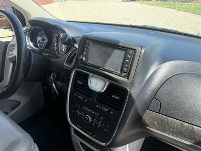 2011 Chrysler Town and Country Touring-L - Photo 17 - Shirley, IN 47384
