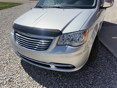 2011 Chrysler Town and Country Touring-L - Photo 19 - Shirley, IN 47384