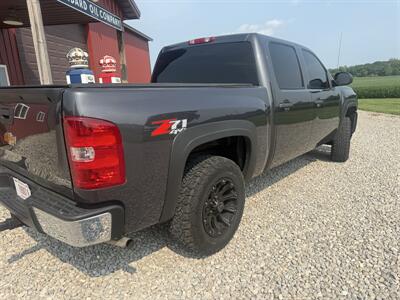 2011 Chevrolet Silverado 1500 LT - Photo 5 - Shirley, IN 47384