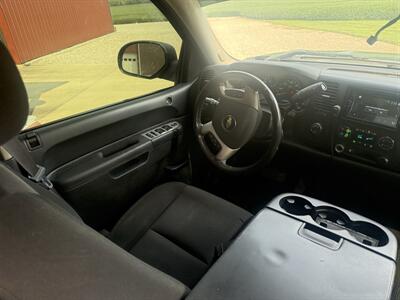 2011 Chevrolet Silverado 1500 LT - Photo 18 - Shirley, IN 47384