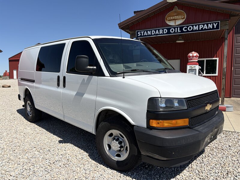 2018 Chevrolet Express 2500   - Photo 1 - Shirley, IN 47384