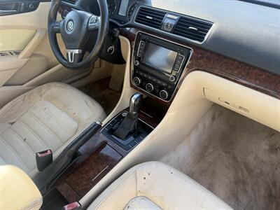 2012 Volkswagen Passat TDI SEL Premium   - Photo 13 - Shirley, IN 47384
