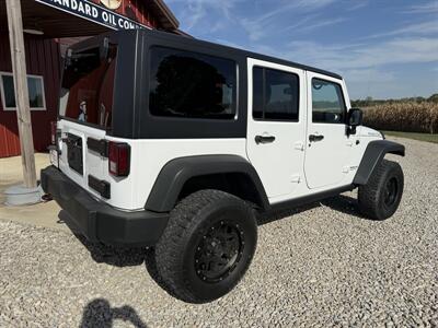2015 Jeep Wrangler Unlimited Rubicon   - Photo 2 - Shirley, IN 47384