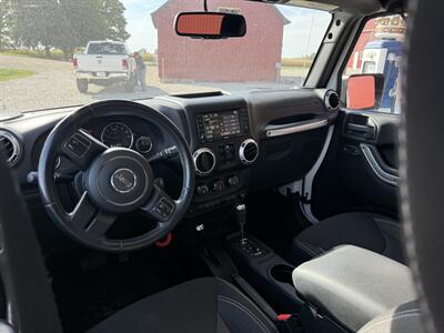 2015 Jeep Wrangler Unlimited Rubicon   - Photo 17 - Shirley, IN 47384