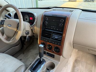 2010 Ford Explorer Eddie Bauer   - Photo 13 - Shirley, IN 47384