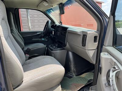 2003 GMC Savana 3500   - Photo 33 - Maxwell, IN 46154