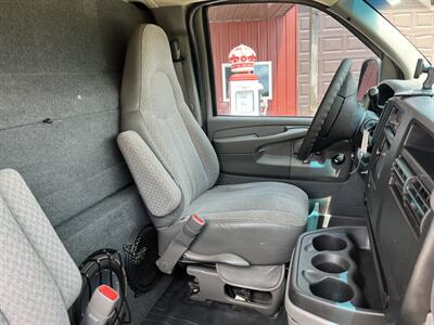 2003 GMC Savana 3500   - Photo 32 - Maxwell, IN 46154