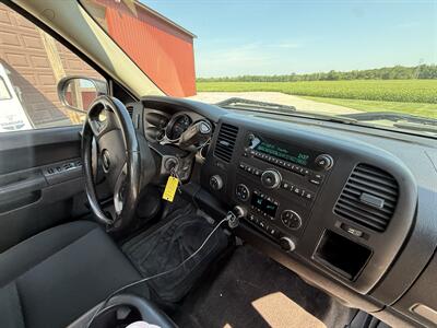2013 Chevrolet Silverado 1500 LT - Photo 10 - Shirley, IN 47384