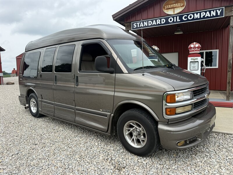 1999 Chevrolet Express G1500   - Photo 1 - Shirley, IN 47384