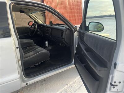 2002 Dodge Dakota SLT   - Photo 6 - Shirley, IN 47384