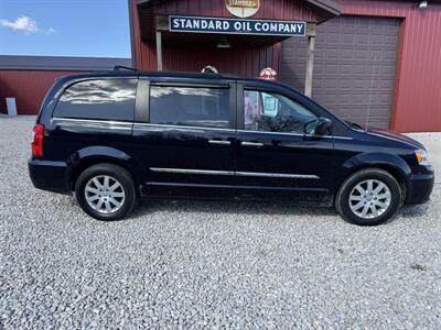 2011 Chrysler Town & Country Touring-L   - Photo 2 - Shirley, IN 47384