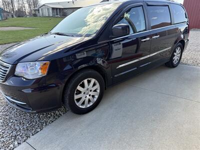 2011 Chrysler Town & Country Touring-L   - Photo 11 - Shirley, IN 47384