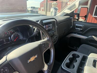 2017 Chevrolet Silverado 2500 LT - Photo 16 - Shirley, IN 47384