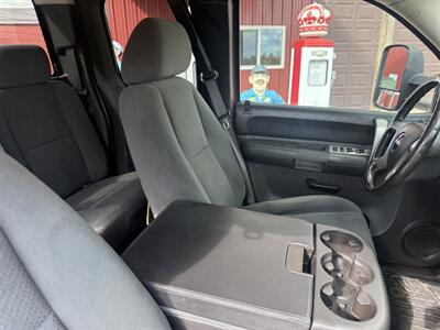 2008 GMC Sierra 2500 Work Truck   - Photo 19 - Shirley, IN 47384