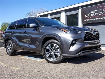 2022 Toyota Highlander Hybrid XLE SUV