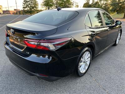 2021 Toyota Camry LE   - Photo 8 - Manassas, VA 20110