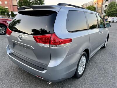 2012 Toyota Sienna XLE 8-Passenger   - Photo 8 - Manassas, VA 20110