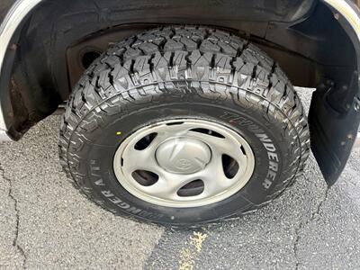 2002 Toyota Sequoia SR5   - Photo 20 - Manassas, VA 20110