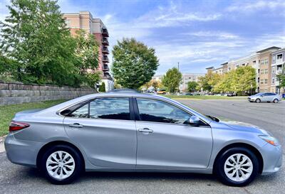 2016 Toyota Camry LE   - Photo 4 - Manassas, VA 20110