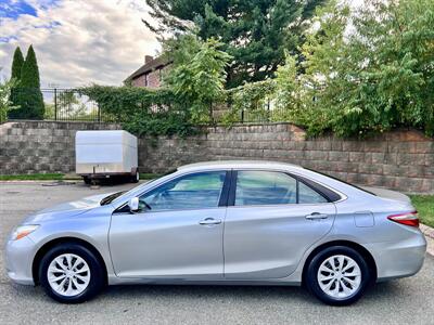 2016 Toyota Camry LE   - Photo 8 - Manassas, VA 20110