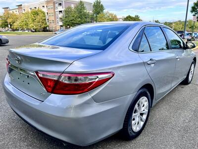 2016 Toyota Camry LE   - Photo 5 - Manassas, VA 20110