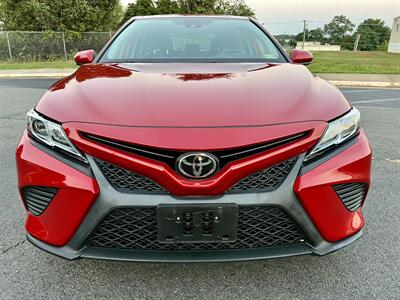 2020 Toyota Camry SE   - Photo 2 - Manassas, VA 20110