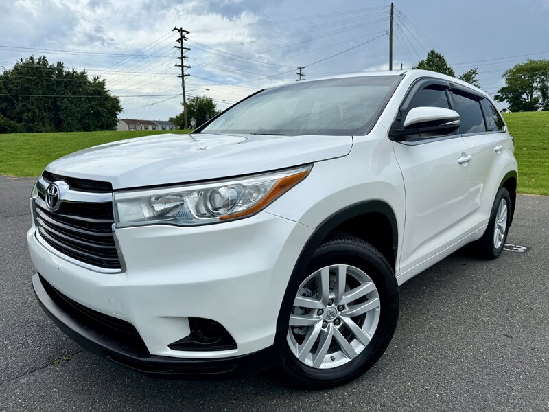 2015 Toyota Highlander LE  