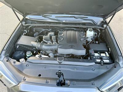 2018 Toyota 4Runner SR5   - Photo 9 - Manassas, VA 20110
