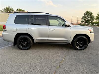 2017 Toyota Land Cruiser Luxury   - Photo 5 - Manassas, VA 20110