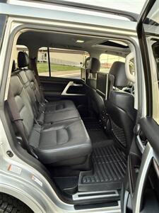 2017 Toyota Land Cruiser Luxury   - Photo 17 - Manassas, VA 20110