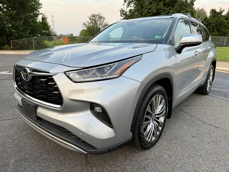 2021 Toyota Highlander Platinum - Photo 1 - Manassas, VA 20110